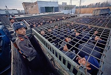 The Human Cage. Bahnstation Sima, Sibirische Eisenbahn 1989. © Hans-Jürgen Burkard 