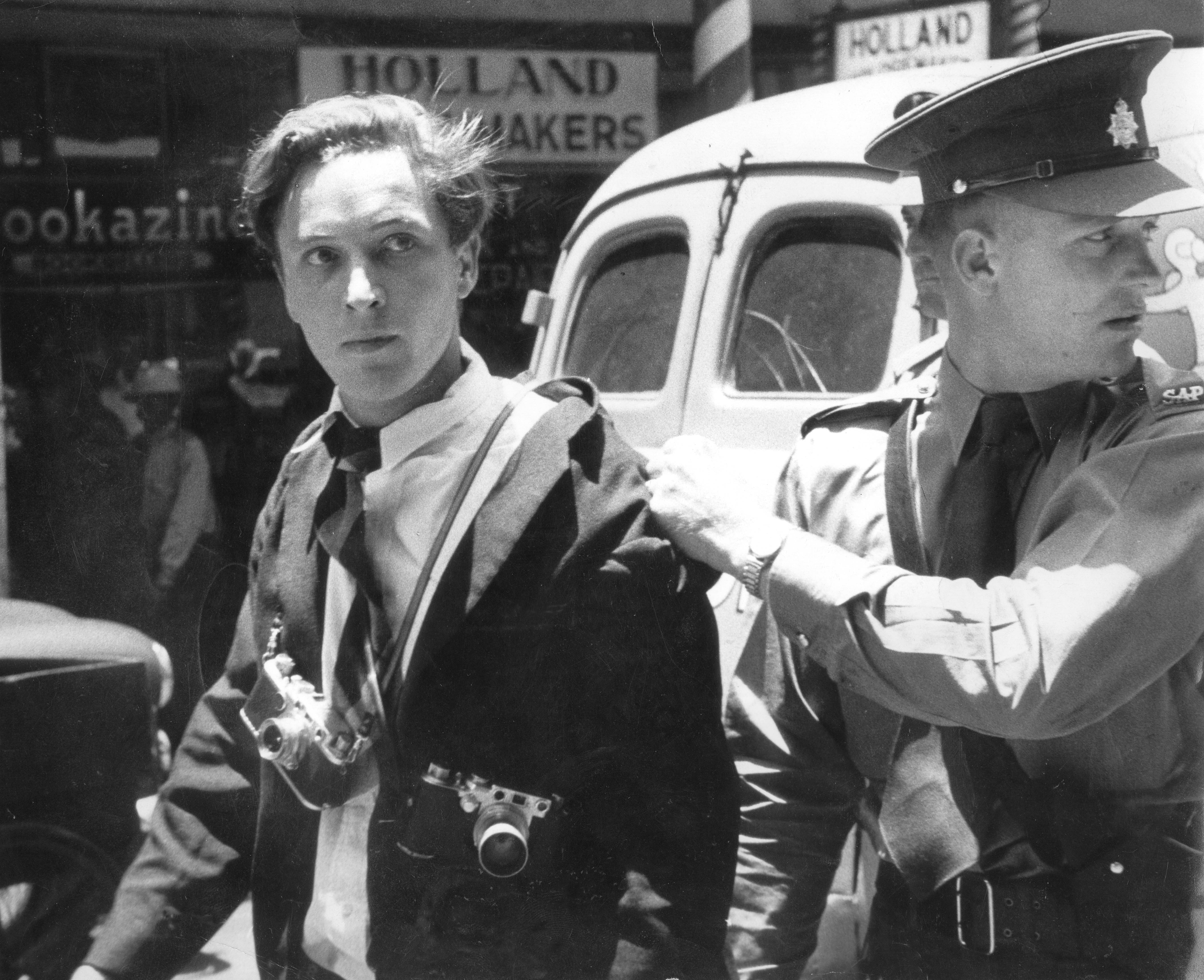 Jürgen's arrest, Treason Trial 1958, Photo by Ian Berry, courtesy of the Jürgen Schadeberg estate.